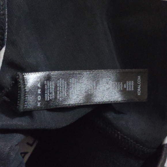 Women’Koral Sweeper Gray CamoActivewear Racerback Sports bra Top - Picture 11 of 15